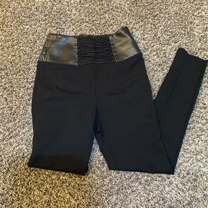 BEBE LEGGINGS NEVER WORN
